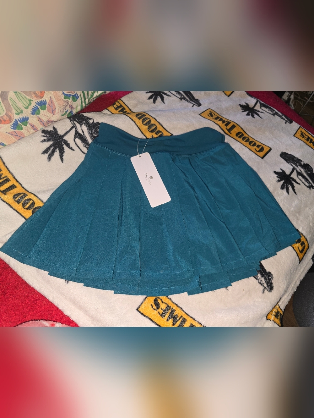 Women's Teal Pleated Mini Skirt Crzy Yoga XS new Never Worn Or Tried On With Tag